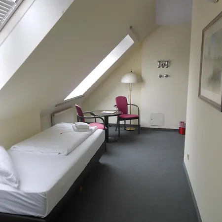 Garden Bilk Hafen מלון 3*